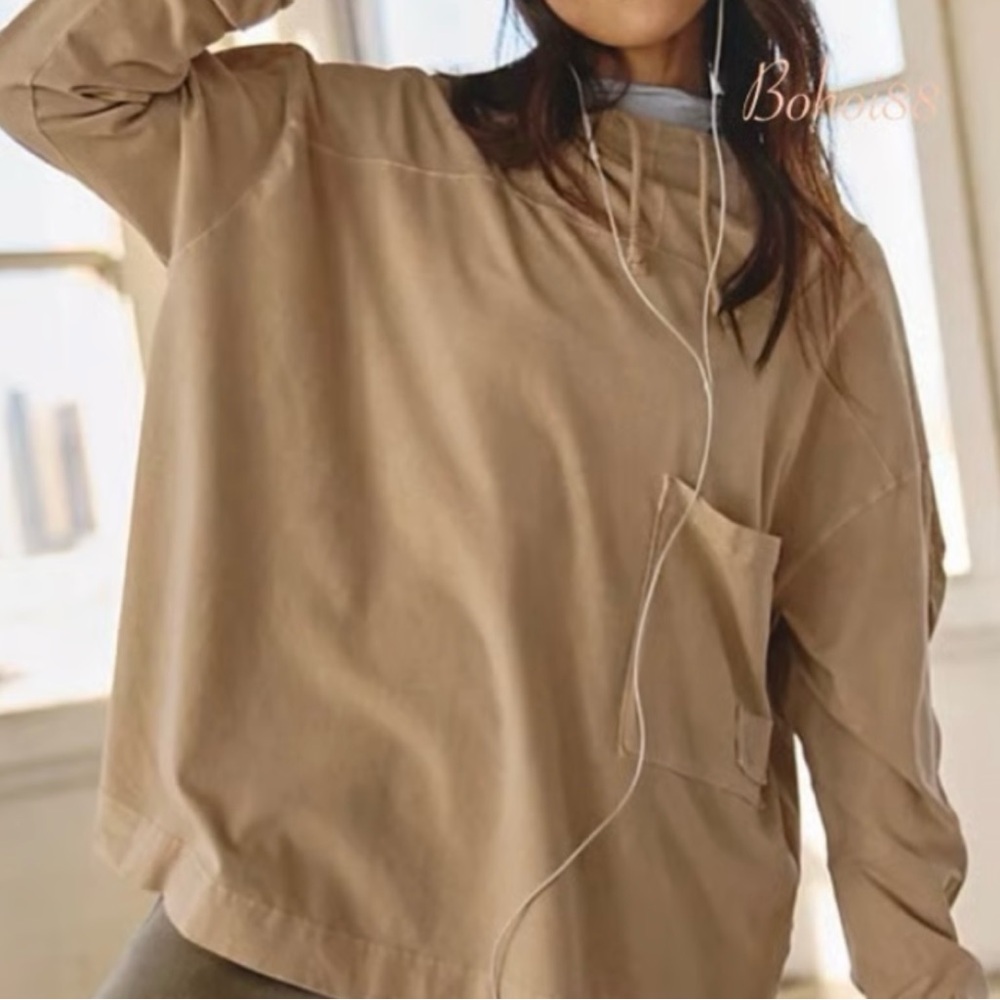 NWT Free People Hot Shot Hooded Layer Top. Size XS